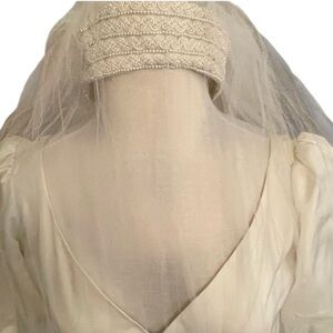 Vintage Elegant Intricate Beaded Ivory Bridal Tiara Veil Gorgeous